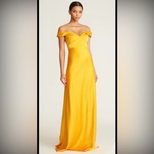 Off the shoulder sweetheart gown.